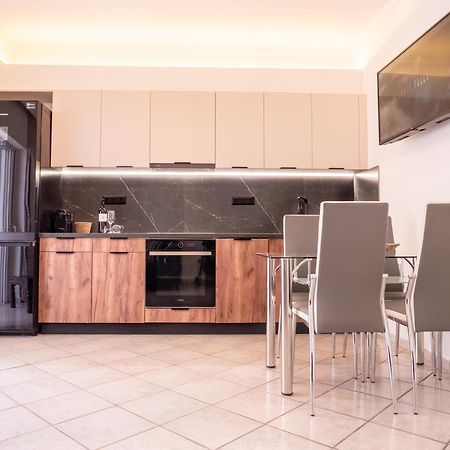 Athina'S Home Piraeus Ngoại thất bức ảnh
