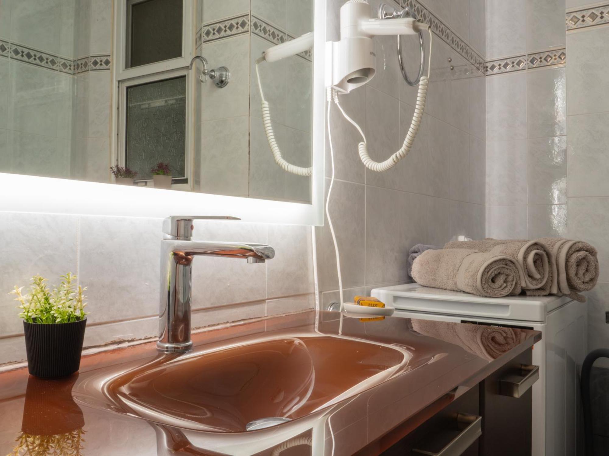 Athina'S Home Piraeus Ngoại thất bức ảnh